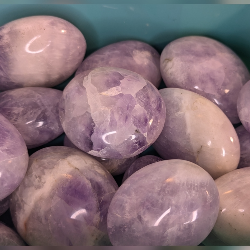 🔮Intuitively chosen Amethyst palm stone
